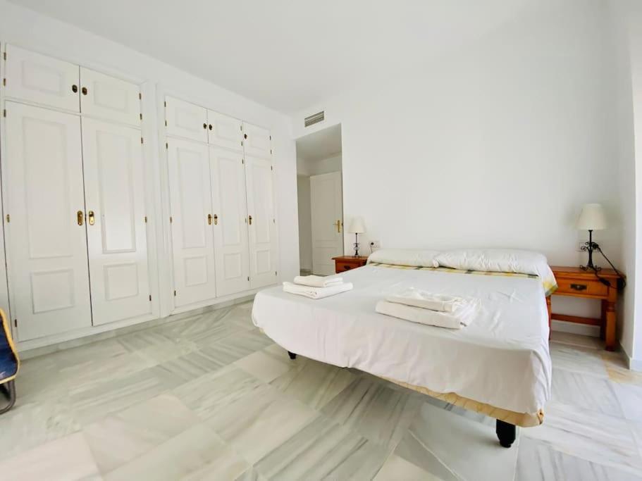 Villa Palacio Playa Y Piscina Grupo Ac Gestion Кадис Екстериор снимка